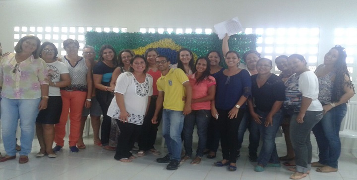 Secretaria de educação reúne gestores e supervisores para a entrega da proposta curricular da educação infantil e ensino fundamental I.